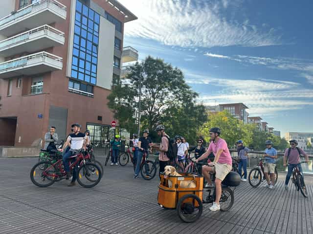 E-bike group and Minica cargo trike on Strasbourg’s waterfront